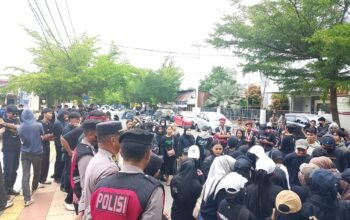 Dinilai Lambat Ungkap Kasus Pembunuhan Feni Ere, Ratusan Massa Demo Minta Kapolres Palopo dan Kasat Reskrim Dicopot