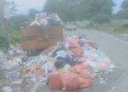 Sudah ada Papan Bicara, Tapi Sampah Masih Berserakah di Jalan Perumahan PNS Palopo