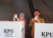 Sukseskan PSU Aman dan Damai, Pj Wali Kota Palopo Firmanza Gunakan Hak Suaranya di TPS 002 di Kelurahan Salekoe