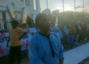 Dukung Hasil KPU dan Tolak PSU Jilid II, Warga Palopo Tanda Tangan di Kain Putih