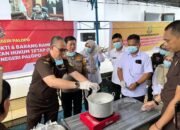 Staf Ahli Bidang Hukum Pemkot Palopo Hadiri Pemusnahan Barang Bukti dan Rampasan di Kejari