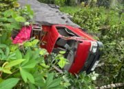 Hindari Kendaraan, Truck Berguling di Jalan Poros Toraja-Palopo